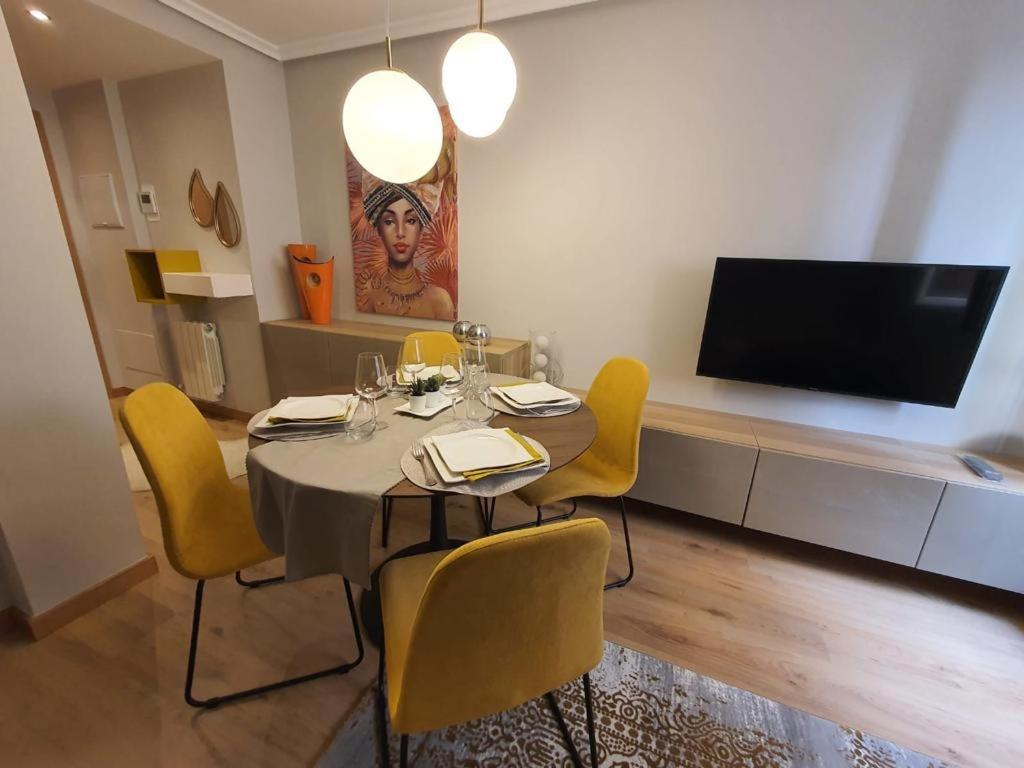 Piso en el Burgos Histórico Apartamento Exterior foto